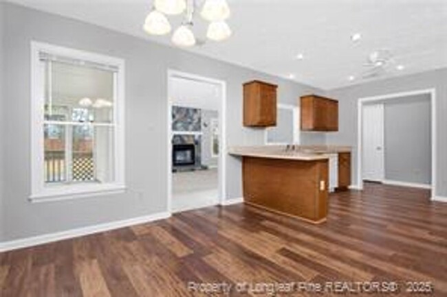 Building Photo - 5028 Shimmer Dr