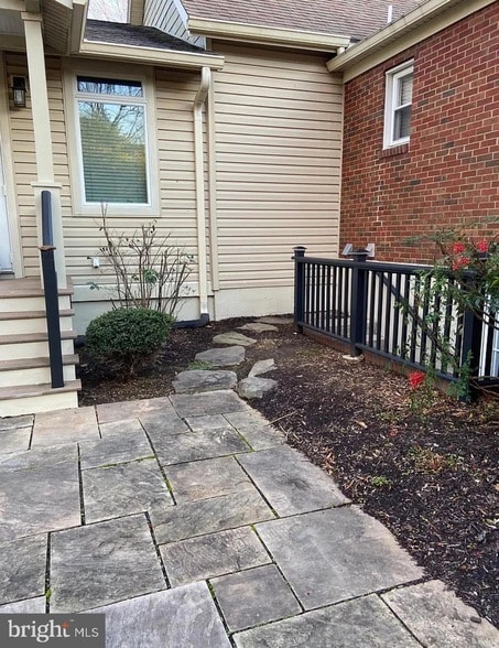 Building Photo - 10512 Norman Ave