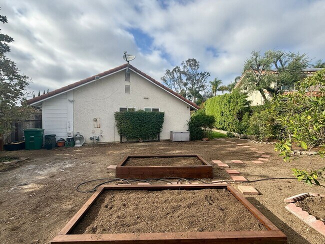 Building Photo - Remodeled Ranch Style Home in the Rancho P...