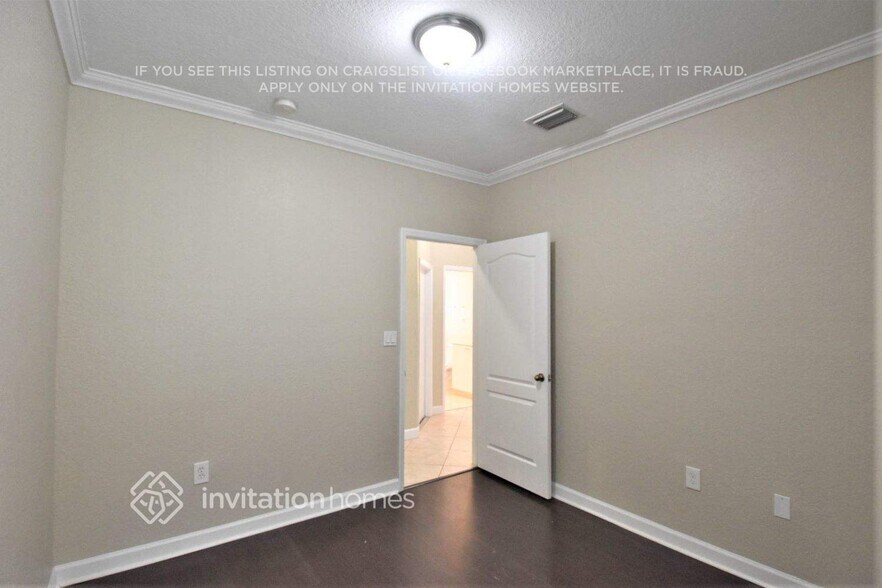 Building Photo - 1201 SW 144th Ct