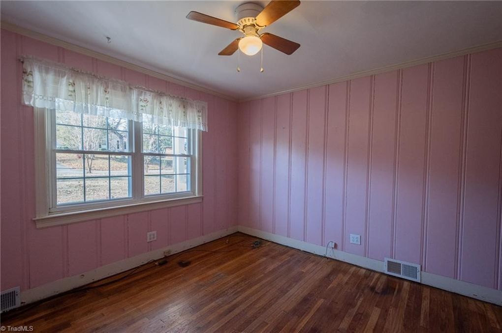 Building Photo - 208 Tremont Dr