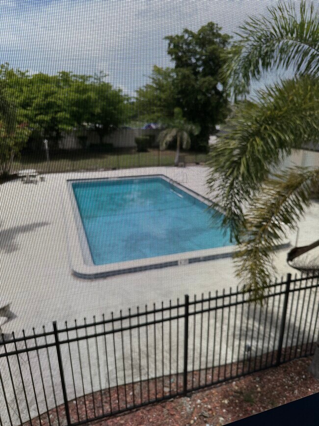 Building Photo - 1560 Colonial Blvd