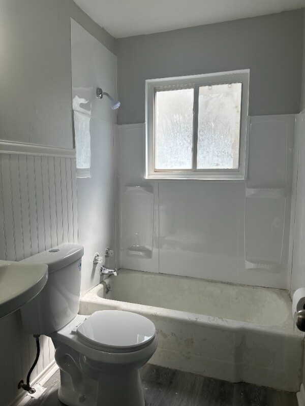 Building Photo - 14405 Hale Ave