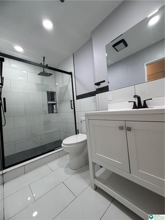 Building Photo - 689 W Brookdale St