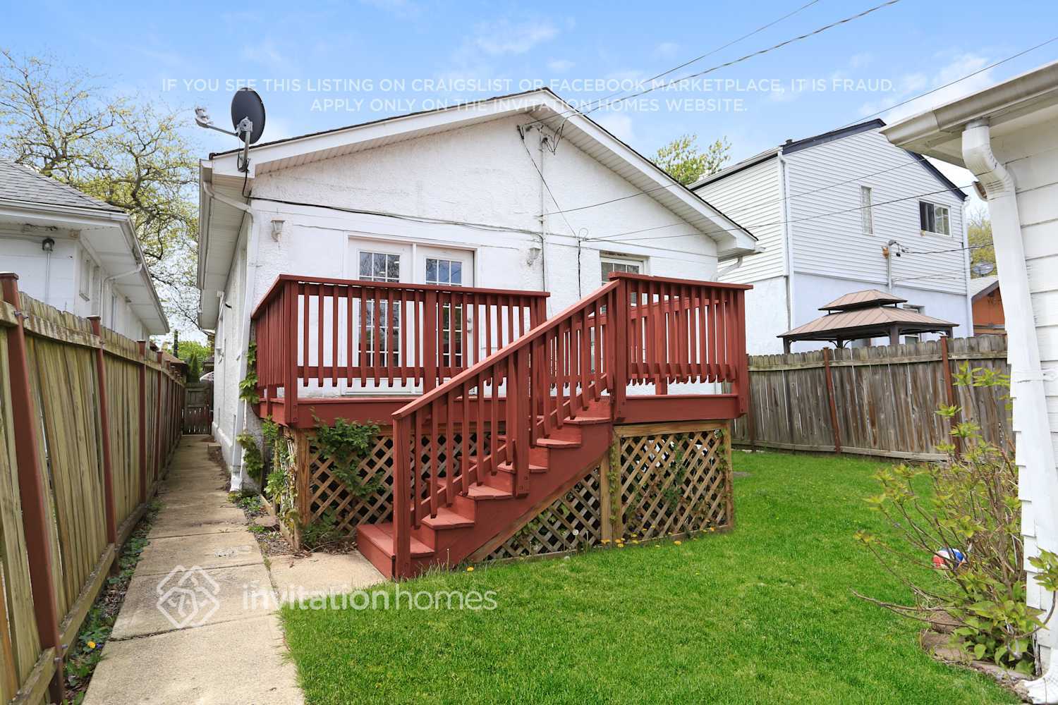 Building Photo - 6209 N Maplewood Ave