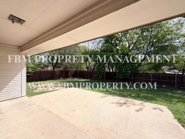 Building Photo - 1000 Short Line Blvd