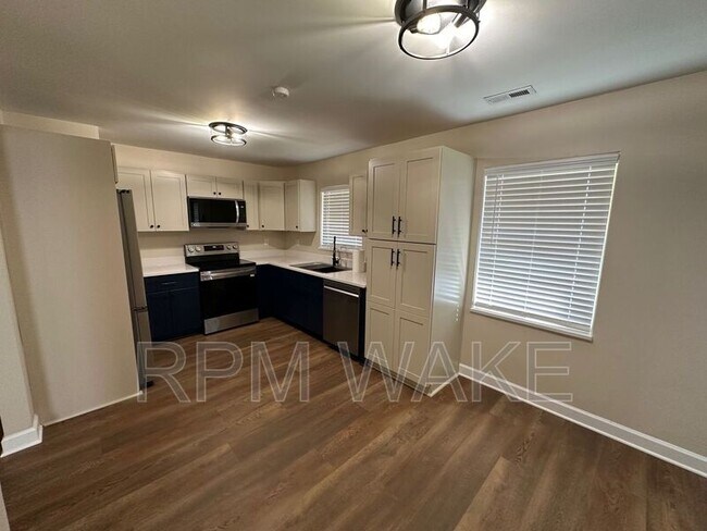 Building Photo - 741 Lunar Dr