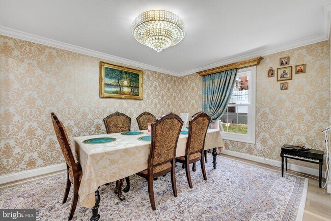 Building Photo - 10904 Gainsborough Rd