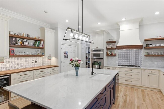 Building Photo - 1247 Manor Oaks Ct