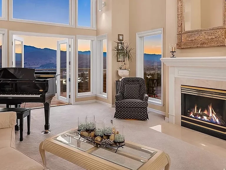 Building Photo - 2467 Twin Peaks Vw