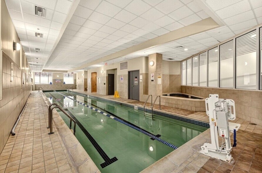 Building Photo - 10 Museum Way