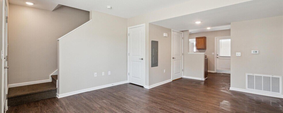 Building Photo - Winston Commons