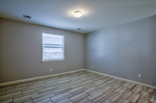 Building Photo - 11491 Summer Dr