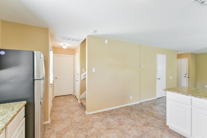 Building Photo - 5523 Red Canyon