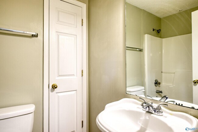 Building Photo - 110 Wildweed Ct