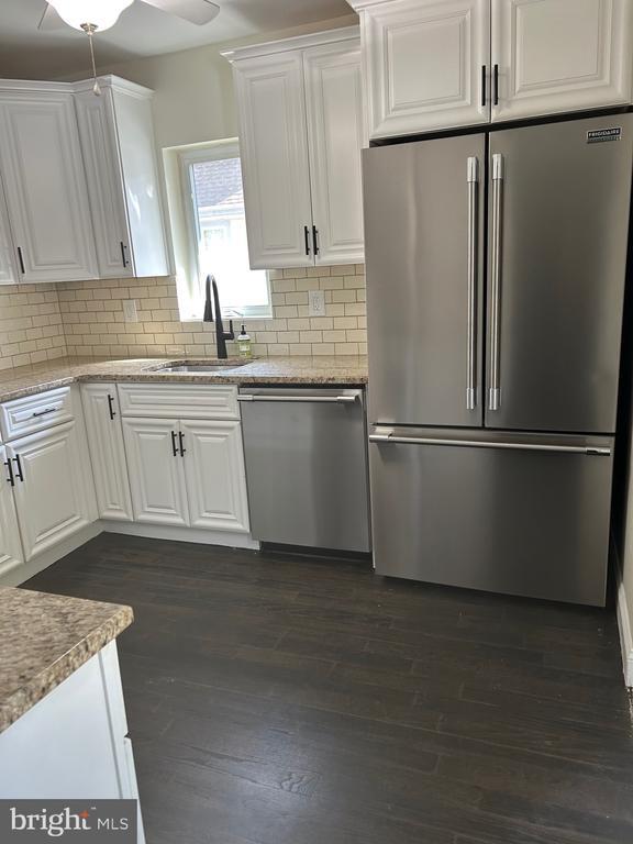 Building Photo - 614 Linden Ave