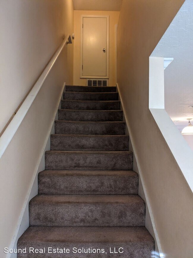 Building Photo - 2 br, 1.5 bath House - 1808 Shaylin Court
