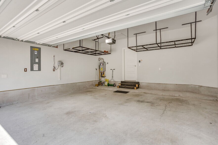 Building Photo - 14228 Walsh Ave