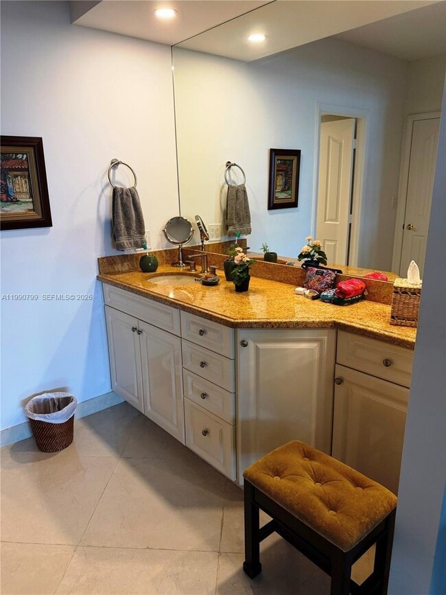 Building Photo - 4900 N Ocean Blvd