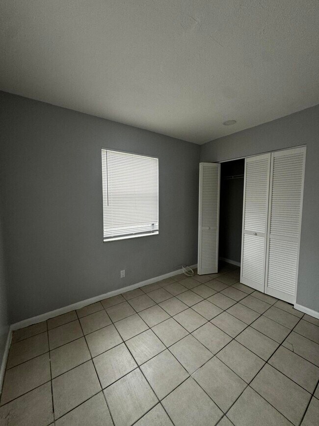 Building Photo - 518 Avenue I