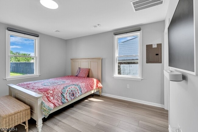 Building Photo - 438 Brookside Ave