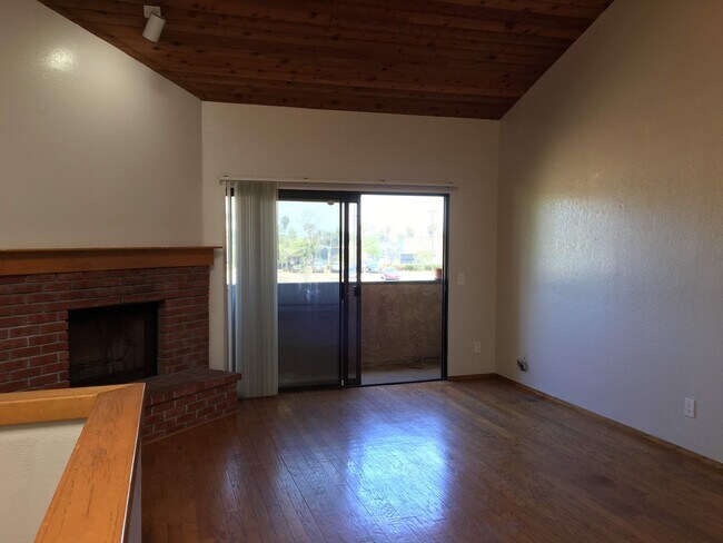 Building Photo - MOVE IN SPECIAL: Point Loma/OB Town Home with Views!