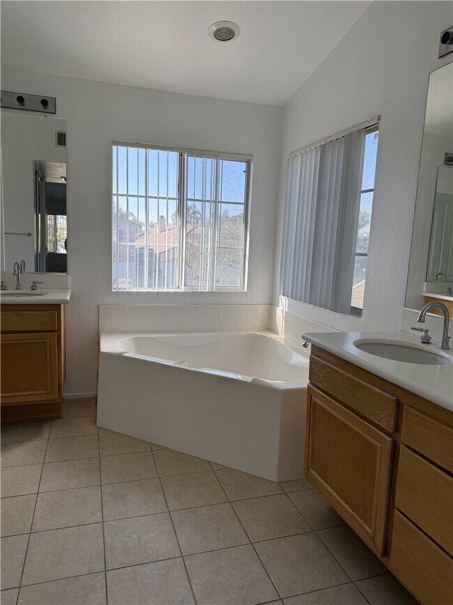 Building Photo - 9593 Heartland Pl