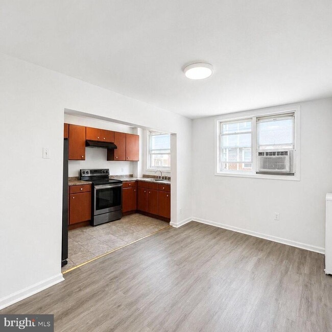 Building Photo - 1419 Lardner St