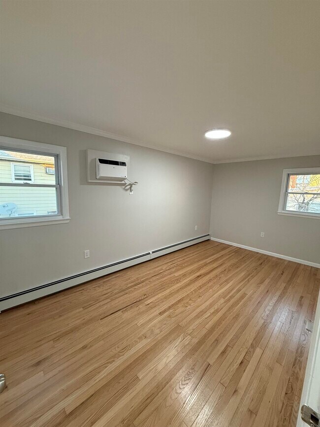 Building Photo - 6500 Columbia Ave