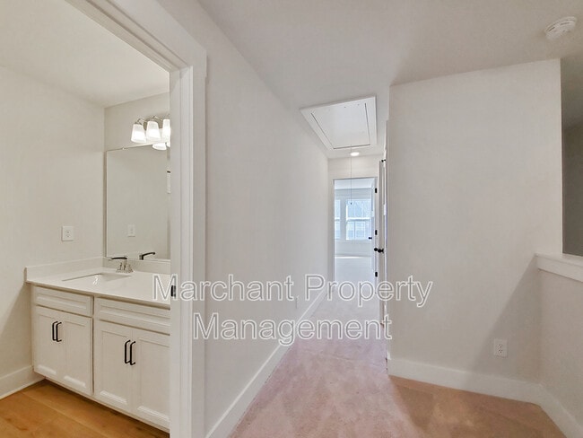 Building Photo - 63 Meteora Way