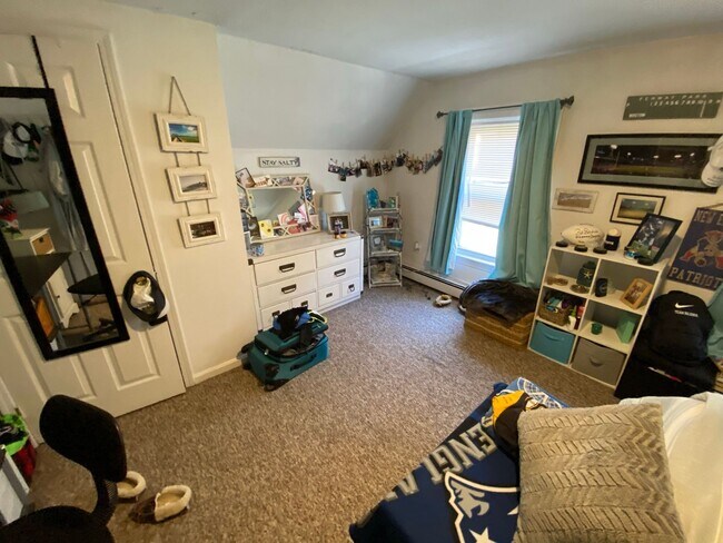 Building Photo - Awesome 3bed 1 bath Duplex in Brighton...