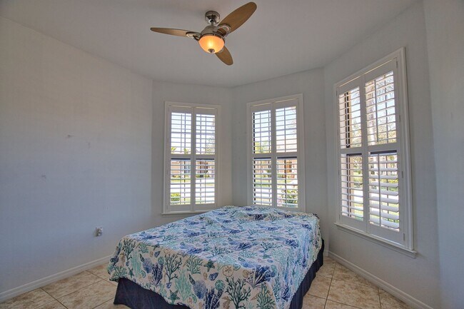 Building Photo - Annual Unfurnished 2 Bedroom 2 Bathroom Ho...