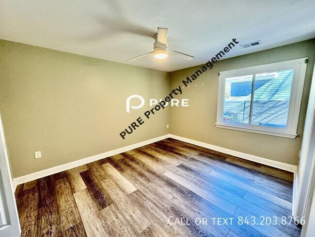 Building Photo - 842 White Oak Dr