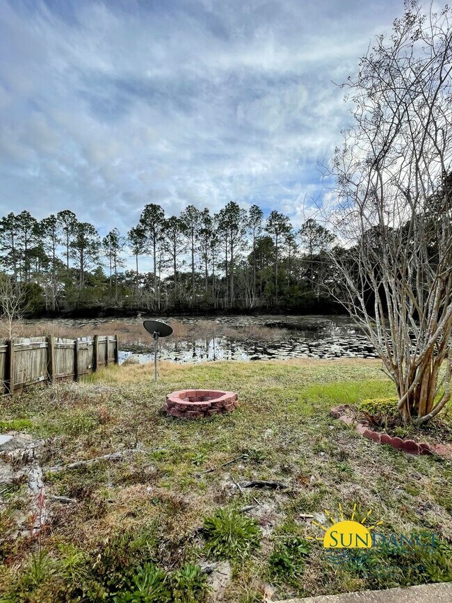 Building Photo - Great End Unit Townhouse in Fort Walton Be...