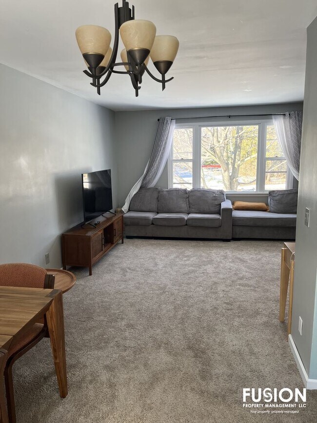 Building Photo - Fully Furnished Rental w/Steam Room & Sauna!