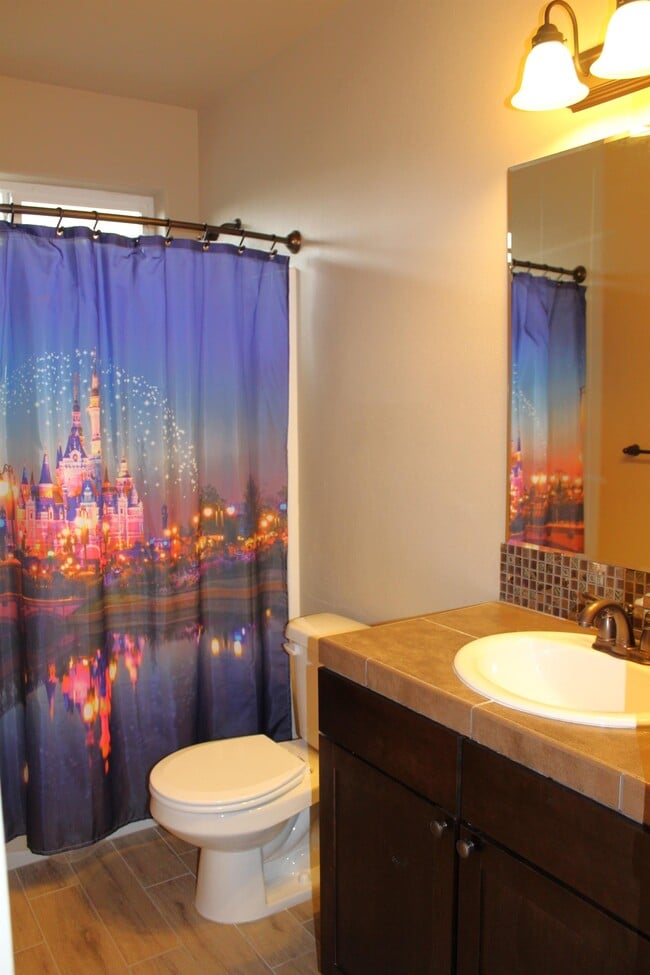 Building Photo - 2244 Kingswood Dr