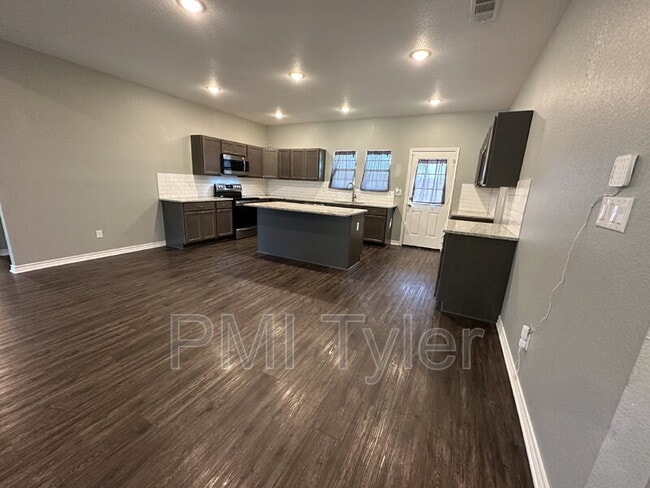 Building Photo - 1109 Engle St