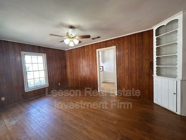 Building Photo - 3429 Beverly Pl