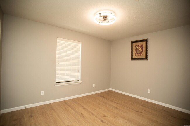 Building Photo - 8 Turtle Creek Ct