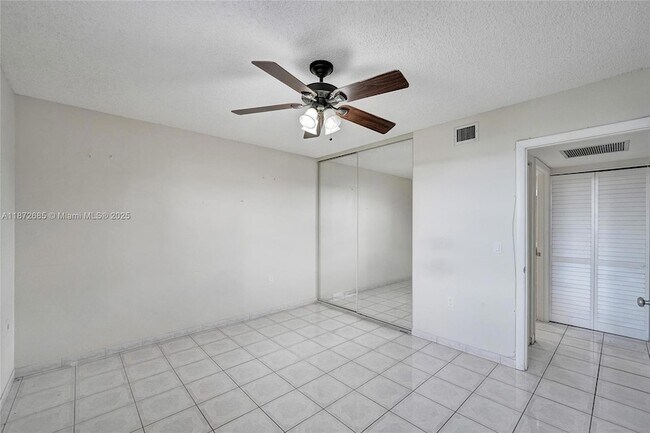 Building Photo - 1502 Whitehall Dr