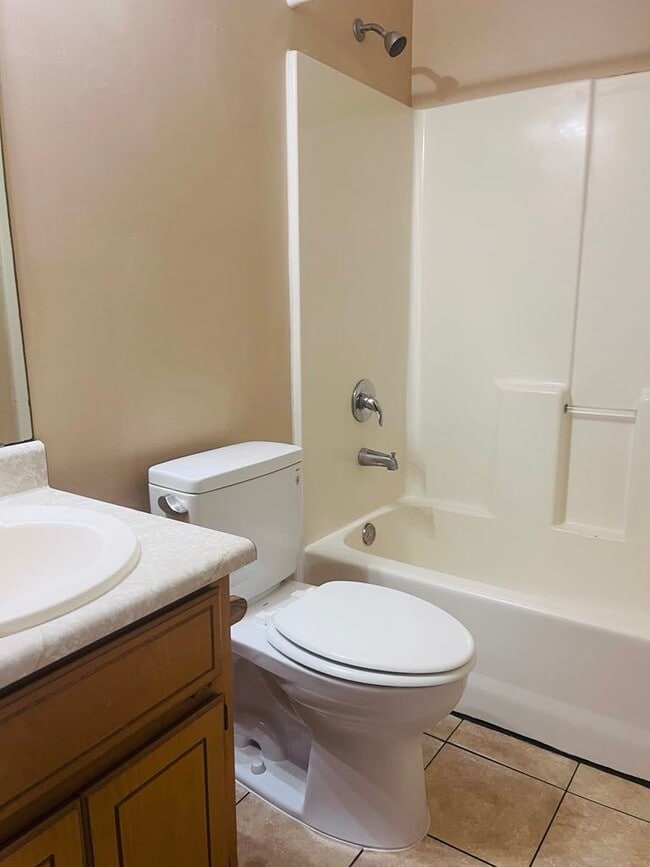 Building Photo - 149 High Point Dr