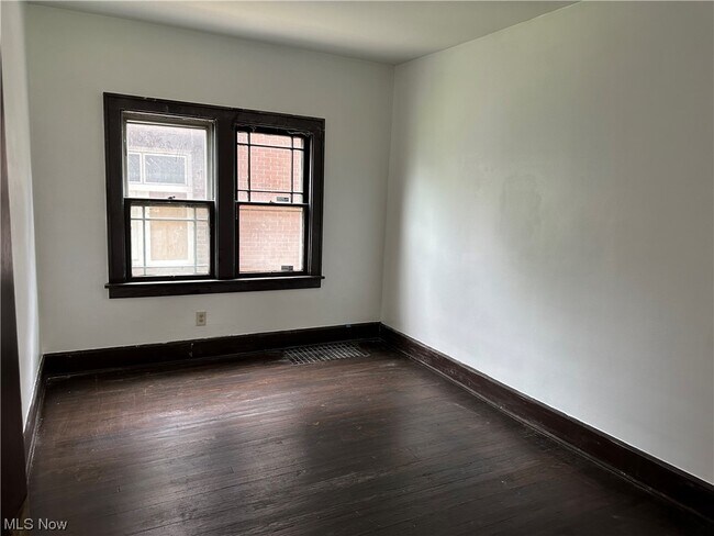 Building Photo - 91 Tremble Ave