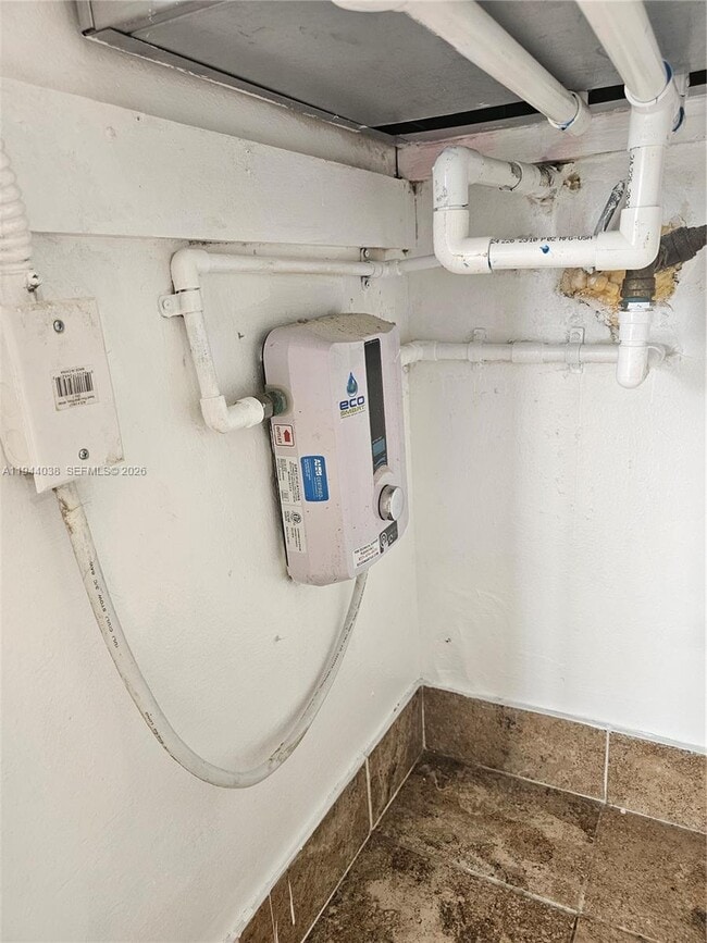 Building Photo - 2150 SW 16th Ave