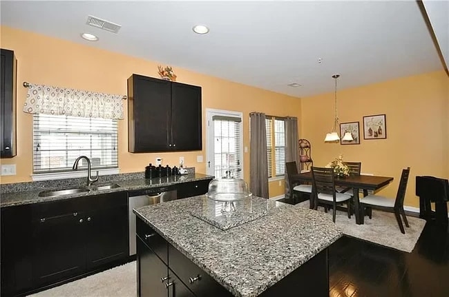 Building Photo - 3004 Grey Fox Cir