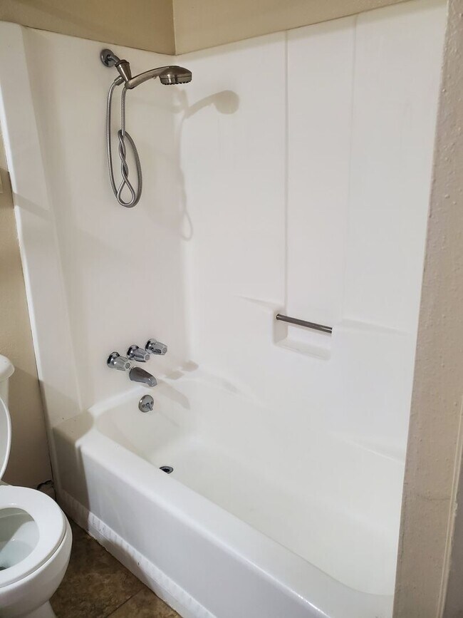 Building Photo - FLO1313