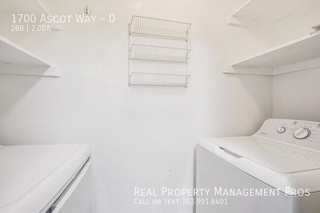 Building Photo - 1700 Ascot Way