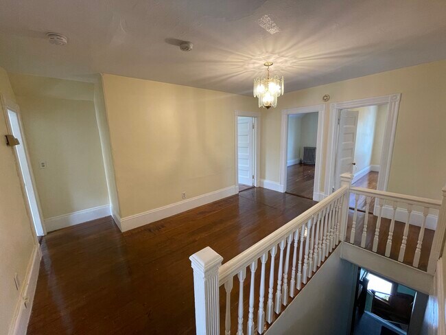 Building Photo - 116 Hutchings St