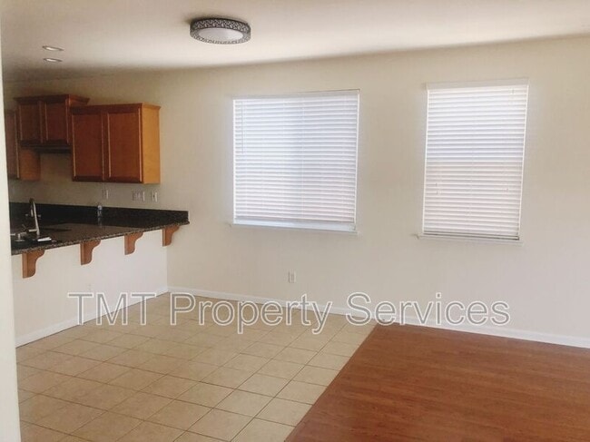 Building Photo - 2362 Dunsley Cir