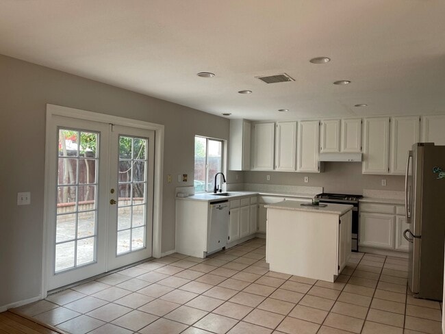 Building Photo - 1521 Starlight Dr