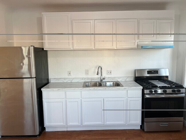 Building Photo - 6403 S Vermont Ave